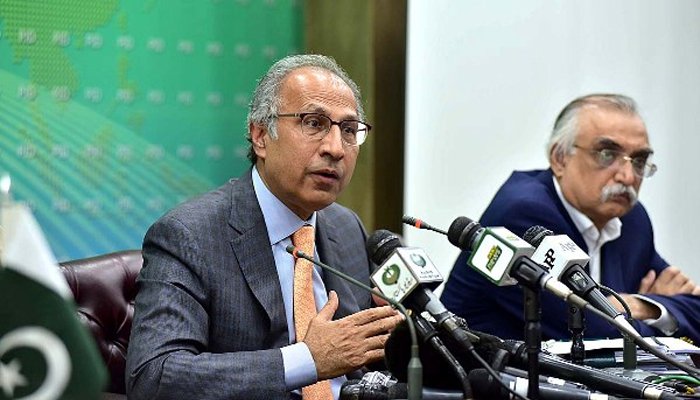 PM's finance adviser says bad days gone, Pakistan moving towards economic stability